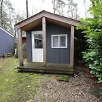 シャレー Gezellig Met Openbaar Zwembad Op De Veluwe!
