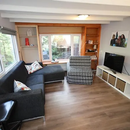 Chalet Gezellig Met Openbaar Zwembad Op De Veluwe!