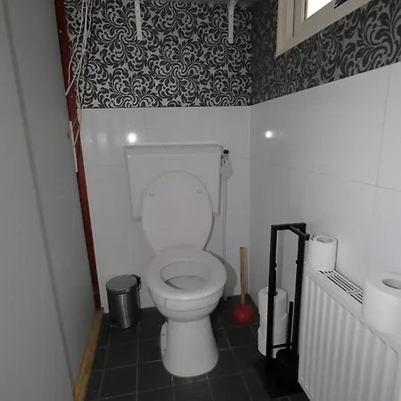 Gezellig Met Openbaar Zwembad Op De Veluwe! Chalet Hoenderloo