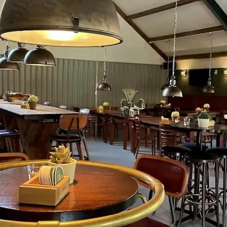 Gezellig Met Openbaar Zwembad Op De Veluwe! 샬레 헨덜루
