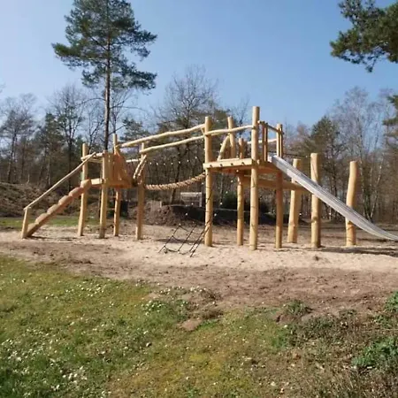 샬레 Gezellig Met Openbaar Zwembad Op De Veluwe! 헨덜루