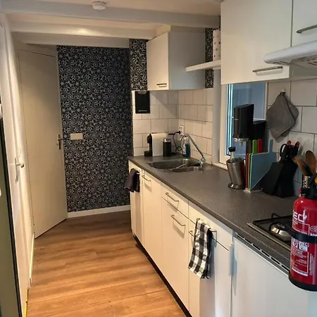 Gezellig Met Openbaar Zwembad Op De Veluwe! Chalet Hoenderloo