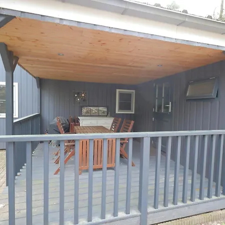 Chalet Gezellig Met Openbaar Zwembad Op De Veluwe! *