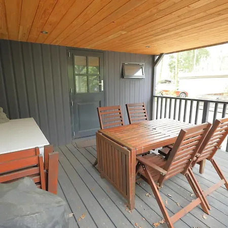 Gezellig Met Openbaar Zwembad Op De Veluwe! Chalet