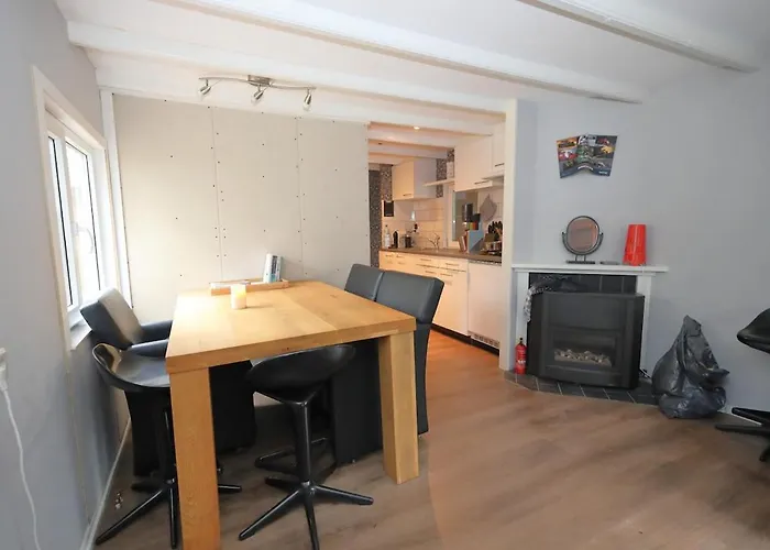 Gezellig Met Openbaar Zwembad Op De Veluwe! Chalet Hoenderloo